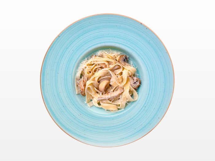 Феттучини с курицей и грибами