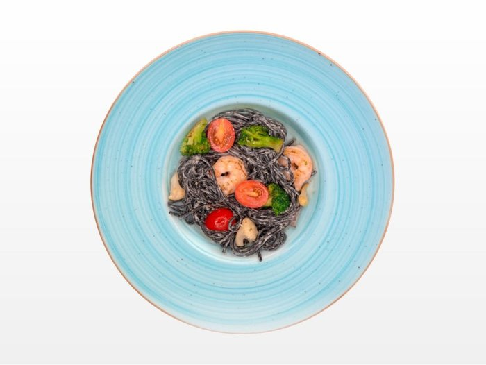 Черная паста с креветками